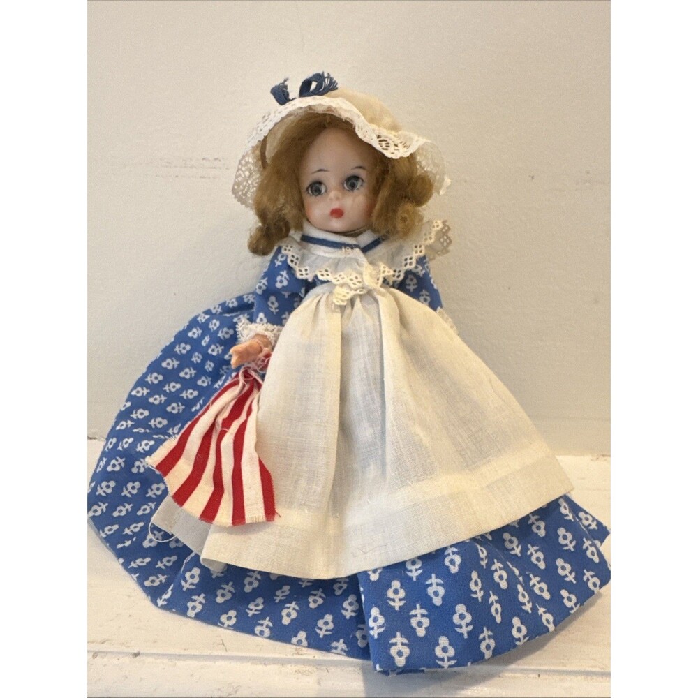 Vintage Madame Alexander Doll “Betsy Ross” Americana  W/Flag 4th Of July!